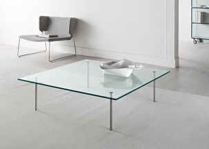 极简主义玻璃餐桌效果图